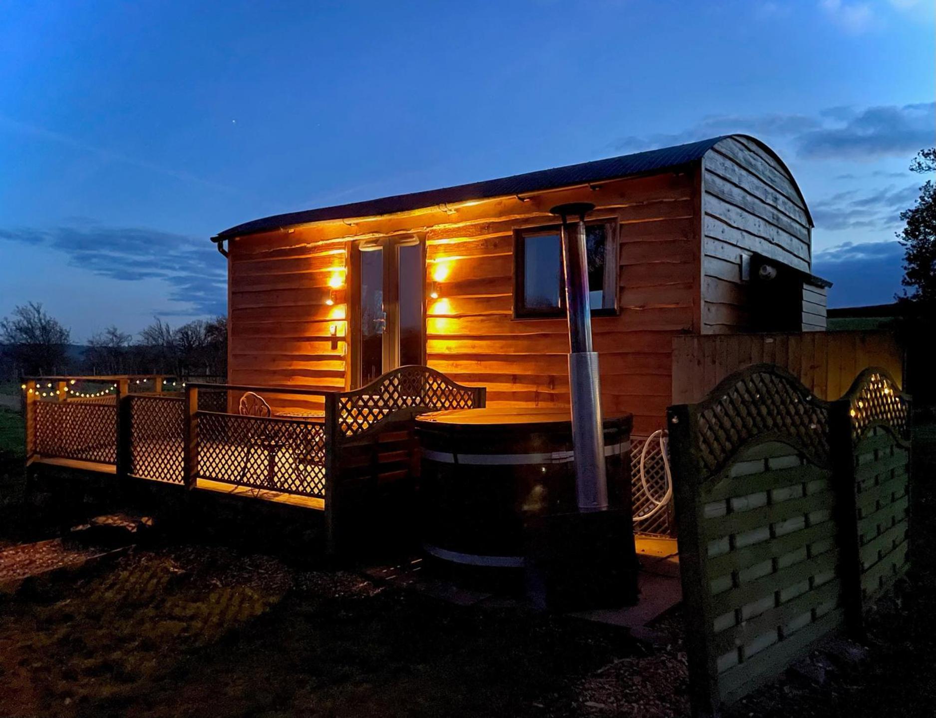 Stag Lodge Pod Welshpool Exterior photo